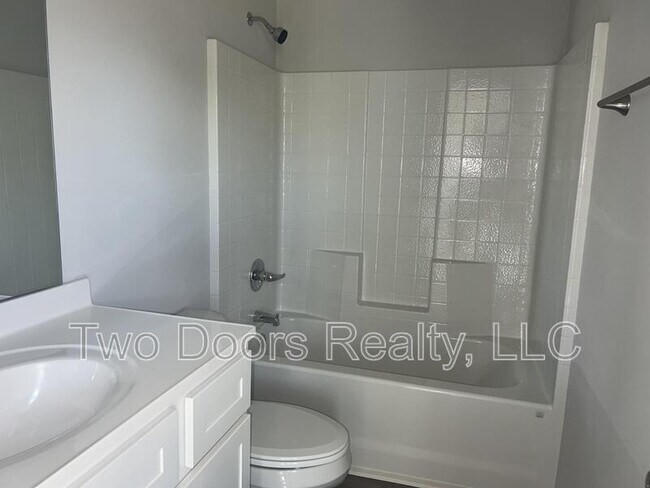 Building Photo - 1009 Ichabod Cir