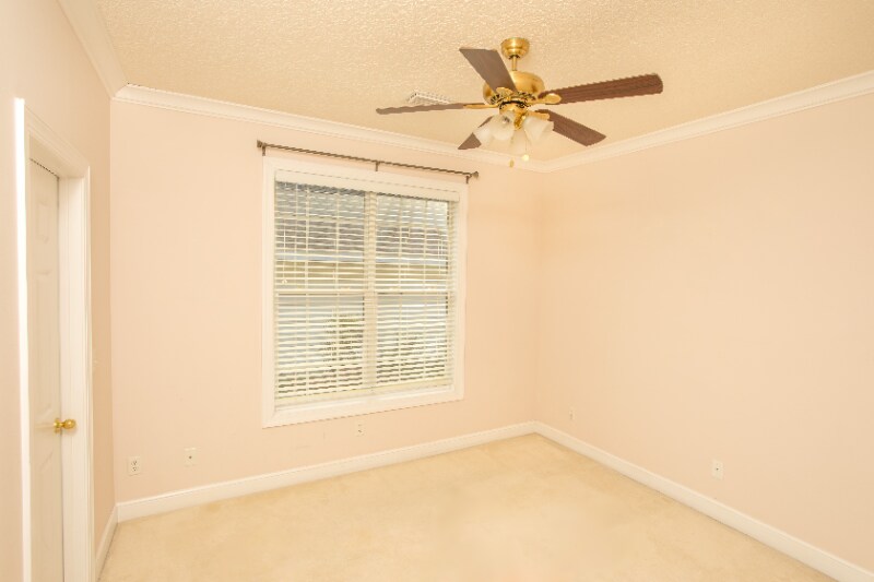 Building Photo - 215 S Harrington Rd