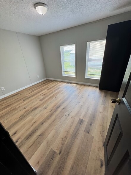 Building Photo - 2552 Smith Ave