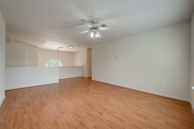 Building Photo - 11706 Meadowchase Dr
