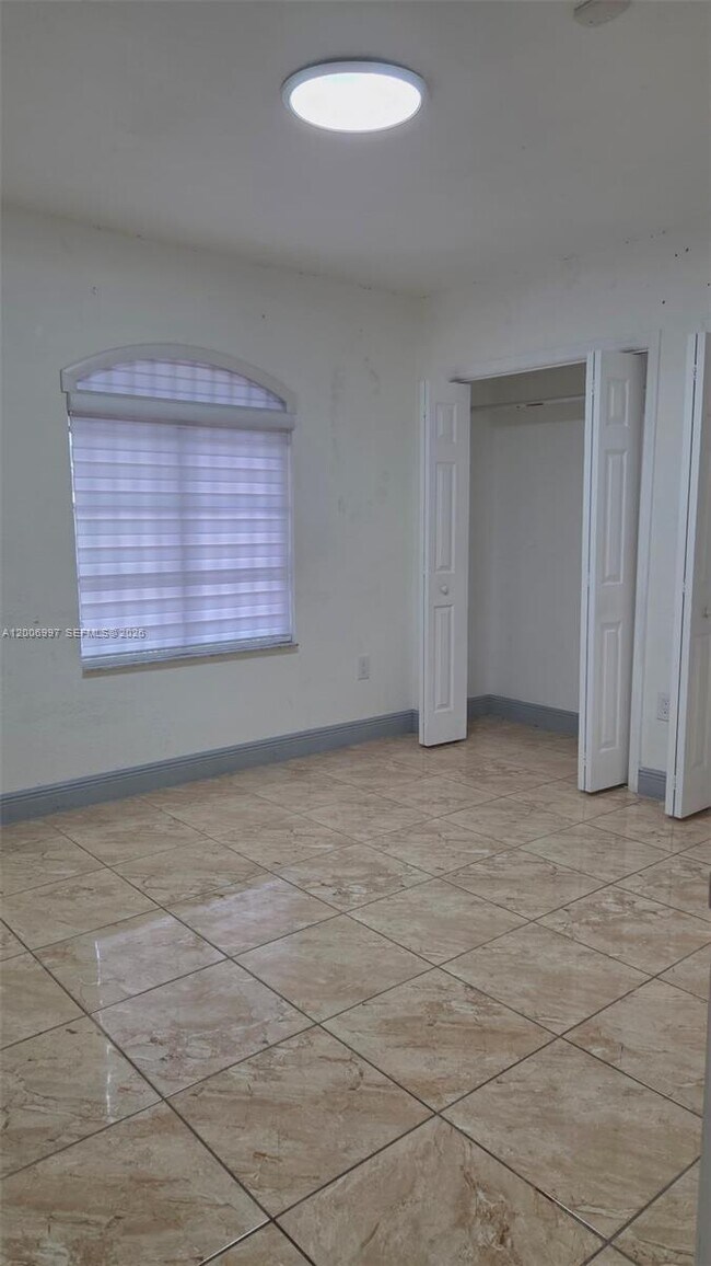 Building Photo - 3140 SW 142nd Ave