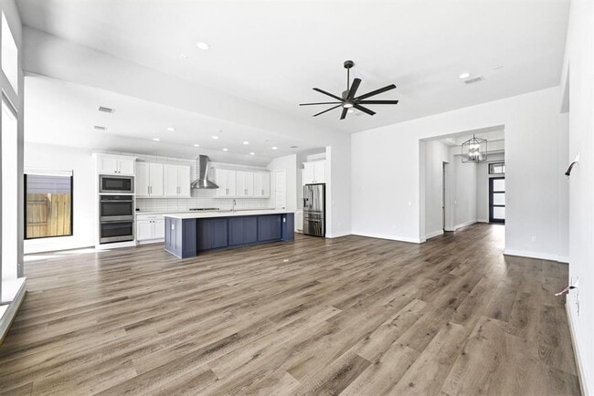 Building Photo - 9201 Spire View