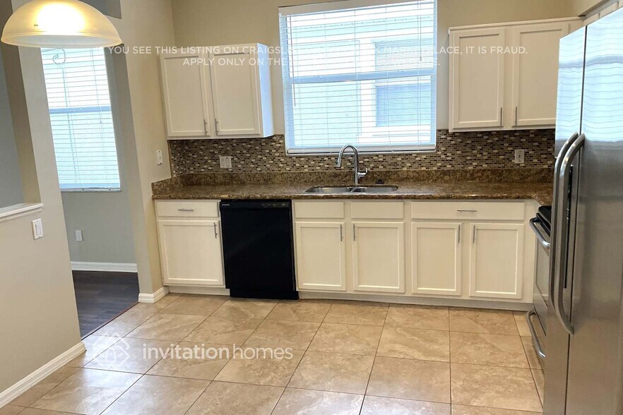 Building Photo - 9325 Hunters Park Way