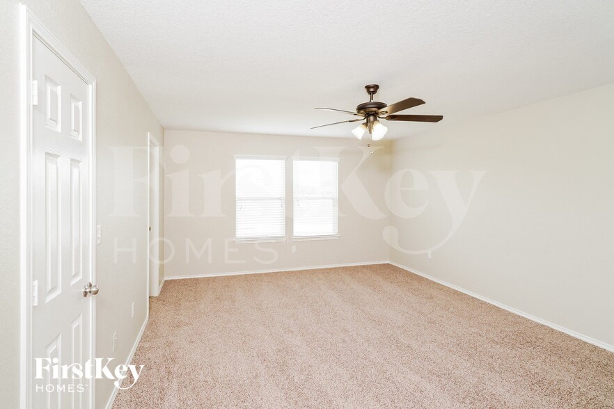 Building Photo - 10514 Century Farm Dr