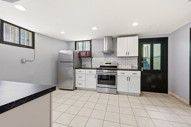 Building Photo - $4,720.95 with $300 off the first month's rent, 5 Beds - 5 Bath, Single Family Home in Denver wit...
