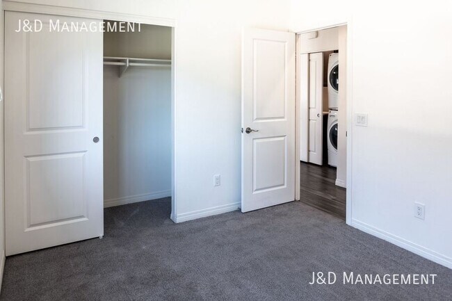 Building Photo - 8123 Cascio Ct
