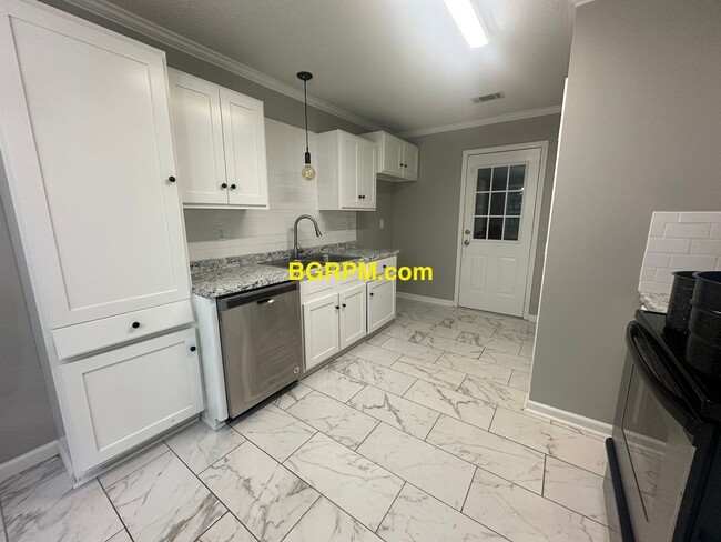 Building Photo - 3 BD, 2 BA, home in Cabot