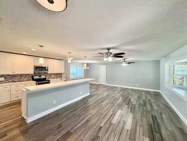 Building Photo - 1201 86th Ave N