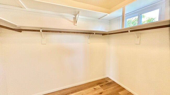 Building Photo - Beautiful Ranch-Style, Single-Story, on Co...