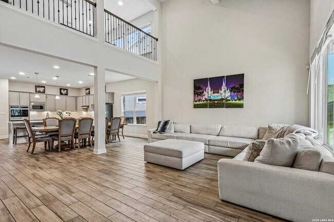 Building Photo - 1136 Aidenbaum