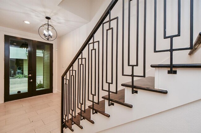 Building Photo - 4702 Austin St