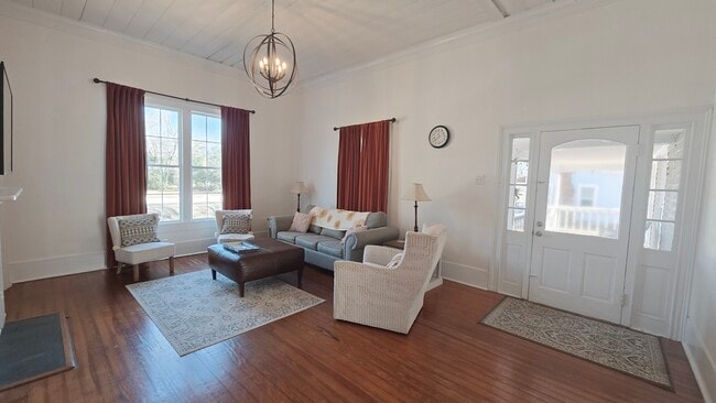 Building Photo - 13333 W Main St