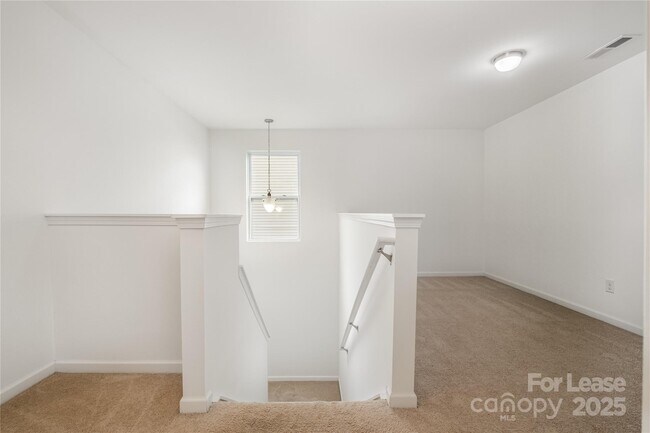 Building Photo - 10327 Snowbell Ct