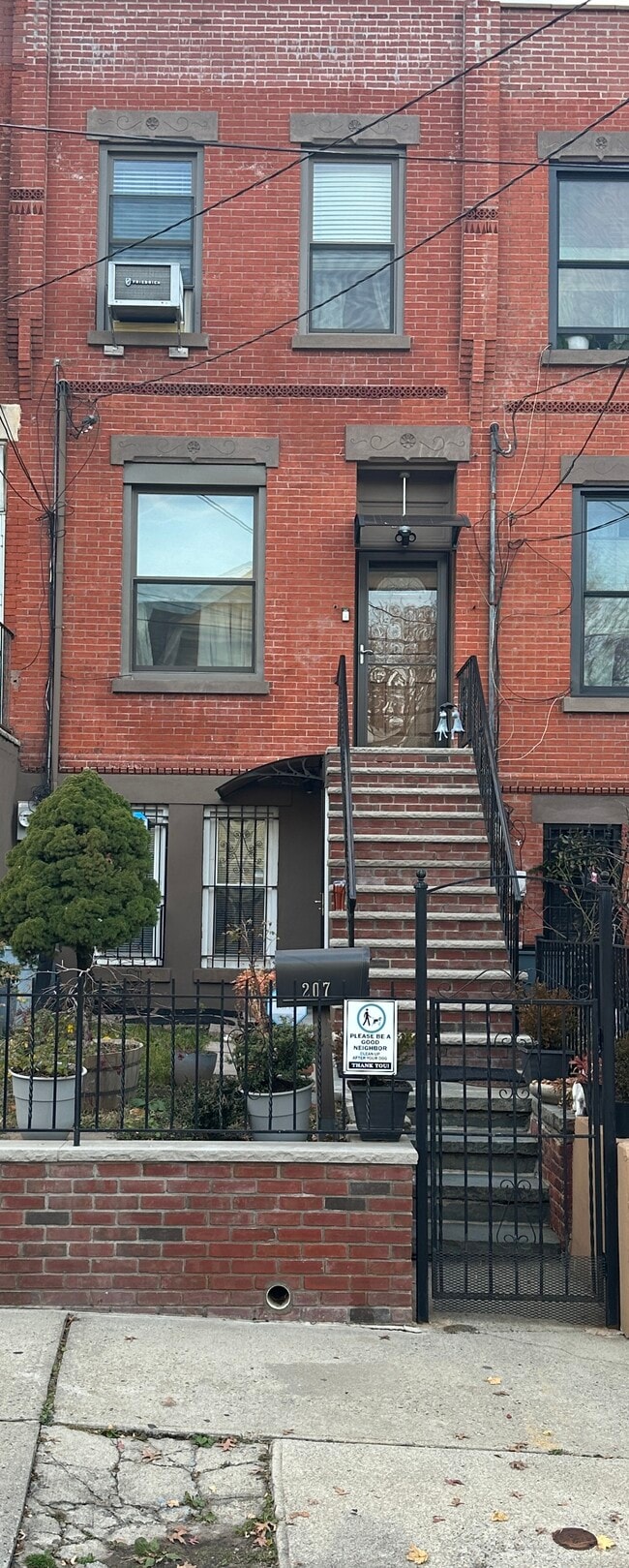 Building Photo - 207 Clerk St