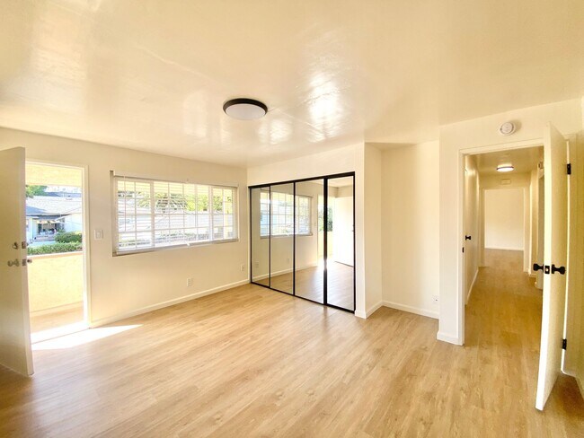 Building Photo - W. Arrellaga/Chapala St