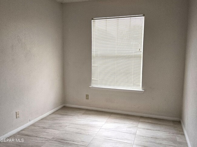 Building Photo - 709 La Chapa Ave