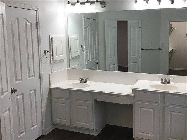 Building Photo - 22327 Merabrook Dr