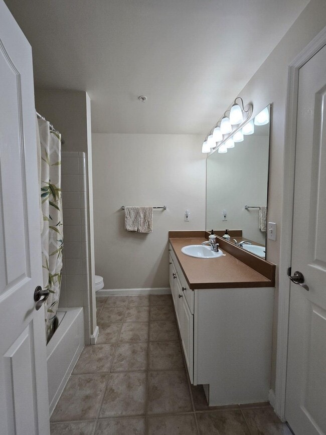 Building Photo - 2050 Alta Meadows Ln