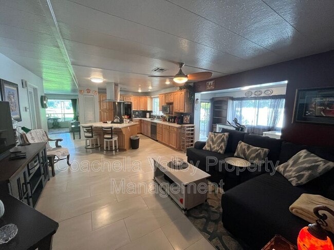 Building Photo - 421 S Paseo Laredo