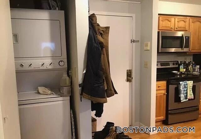 Building Photo - 610 Columbus Ave