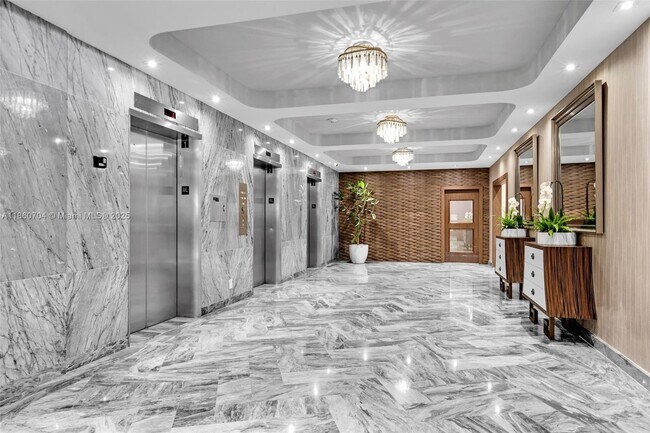 Building Photo - 5401 Collins Ave