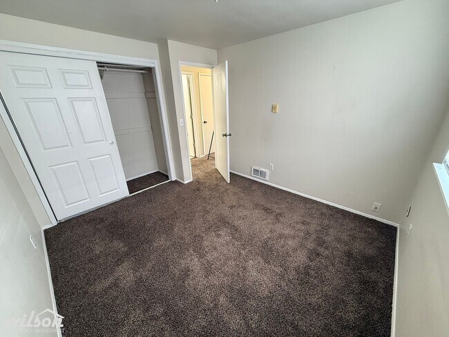 Building Photo - 1007 S 17th Ave