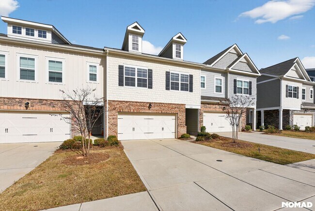 Building Photo - Spacious 3BR Townhome in Matthews