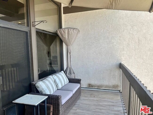 Building Photo - 7217 Marina Pacifica Dr S