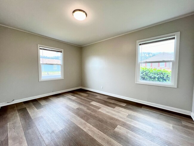 Building Photo - MUST SEE - Updated Single Family Rancher -...