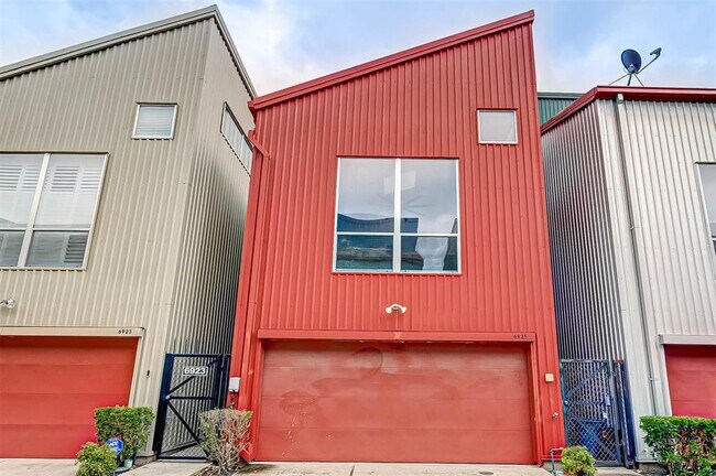 Primary Photo - 6925 Yellowstone Way Dr
