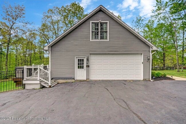 Building Photo - 27 Emerson Dr