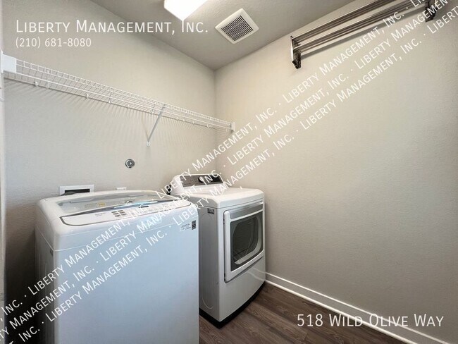 Building Photo - 518 Wild Olive Wy