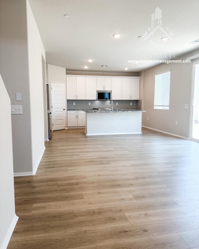Building Photo - 2097 Mandarin Ln
