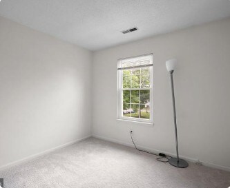 Building Photo - 907 Lake Overlook Dr