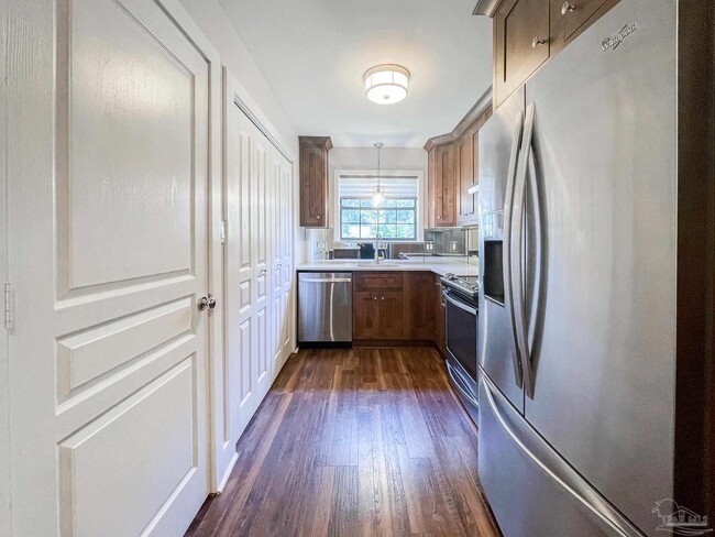 Building Photo - 3300 N Sugartree St