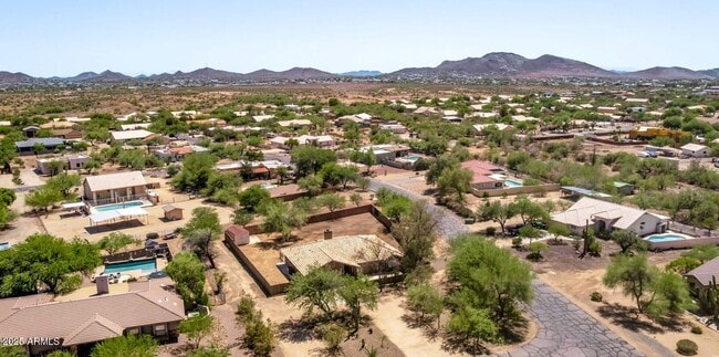 Building Photo - 501 E Desert Hills Estate Dr