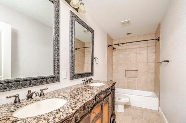 Building Photo - 2903 Savoy Pl