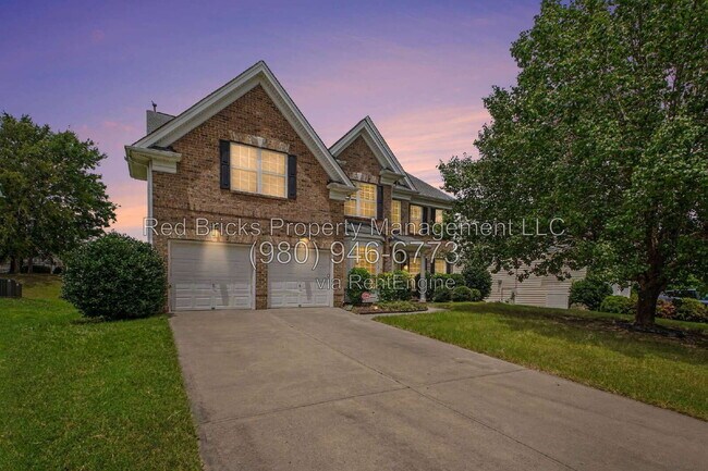 Building Photo - 7864 Whispering Wood Dr