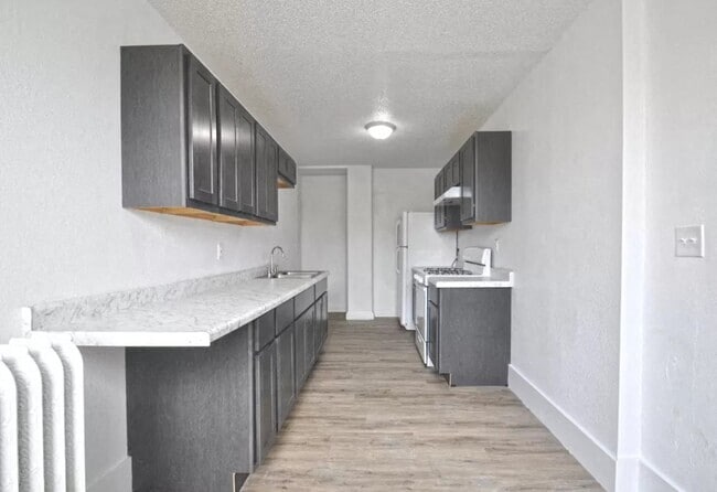 Building Photo - Legacy on Main