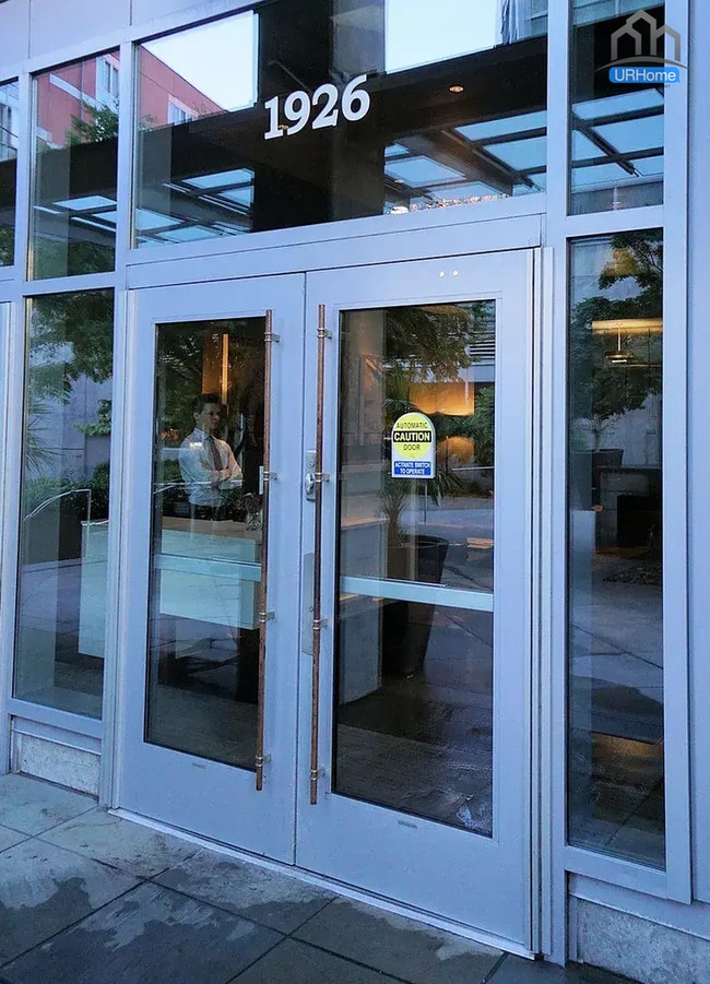 Building Photo - Elevated City Living: Expansive 2-Bed, 2-Bath Condo in PDX – Parking & Most Utilities Included!