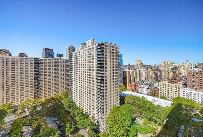 Building Photo - 170 West End Ave