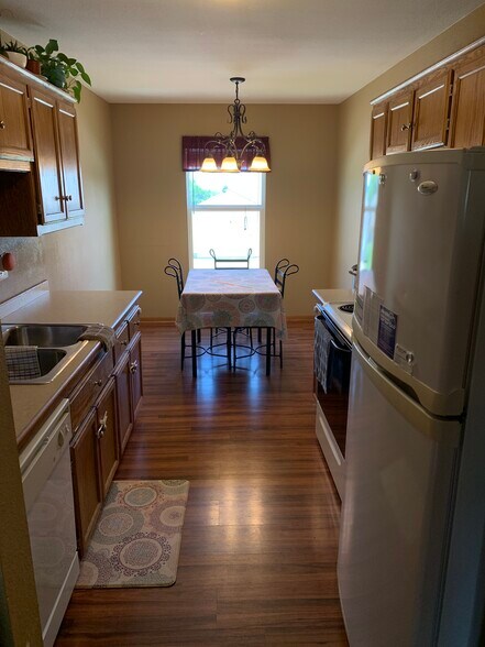 Kitchen - 1126 nw scenic dr