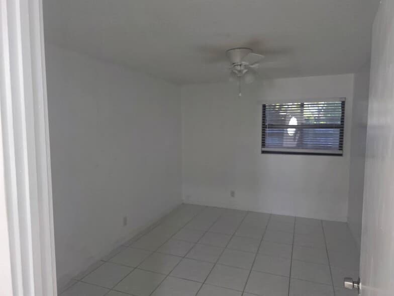 Building Photo - 4443 Vicliff Rd