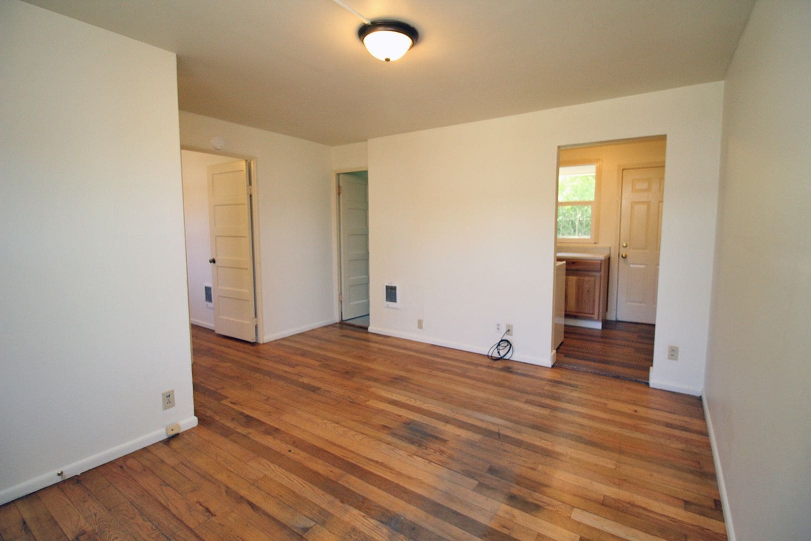 Building Photo - 6923-6923 NE Prescott St