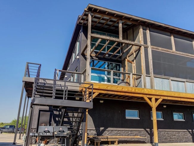 Building Photo - 46 Bonita Vista Dr