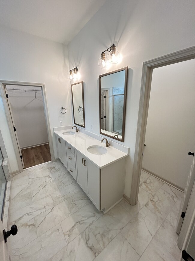 Building Photo - 9508 Dakota Dr