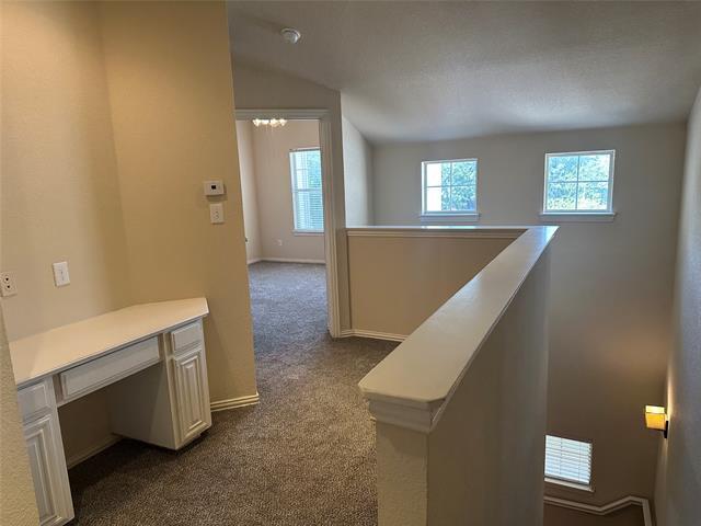 Building Photo - 2400 Southlake Ct