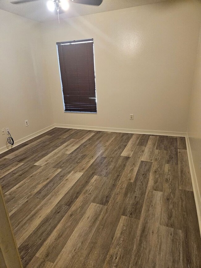 Building Photo - Southbrooke condo
