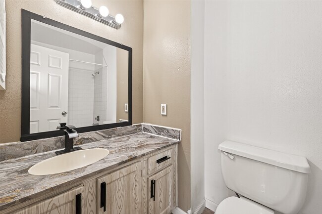 Building Photo - 1920 Augusta Dr