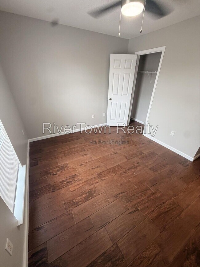Building Photo - 10570 Pecan View Dr